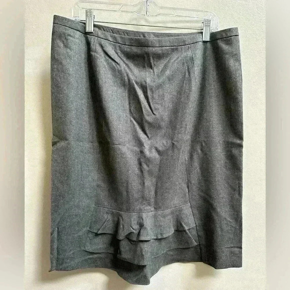 NEW Talbots Petite Wool Pencil Skirt 14P Grey w/ Back Ruffle Professional Office - Picture 3 of 6